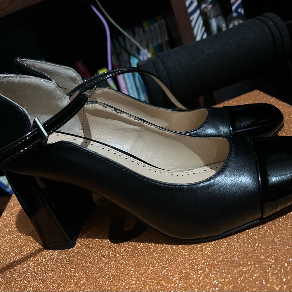 Adrienne Vittadini Black and Cream Heels